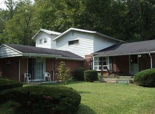 45 Pack Hill Dr, Paintsville, KY 41240