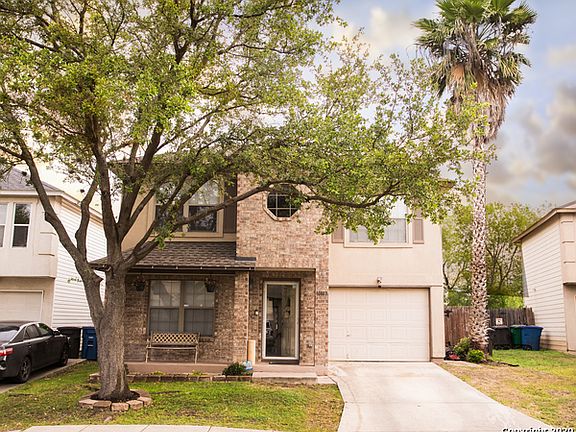 3rd image of 10107 Amber Flora Dr