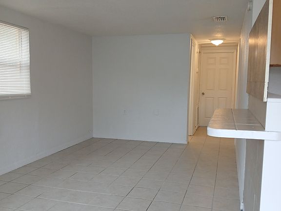 5th image of 1916 13th Ave S