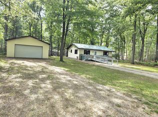 212 Glendale Dr, Prudenville, MI 48651