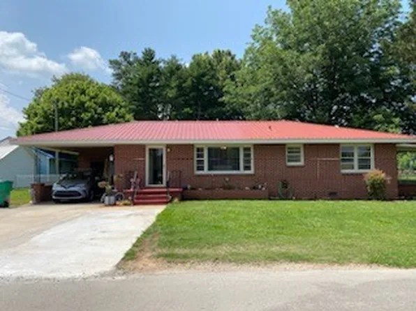 205 Hill St N, Cowan, TN 37318