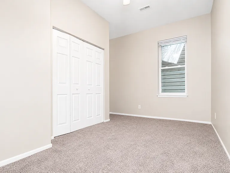 500 E Ormsby Ave — Photo 12