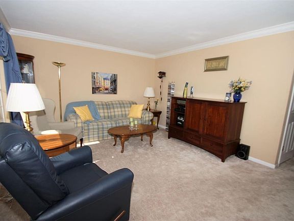 4th image of 631 Linwood Blvd