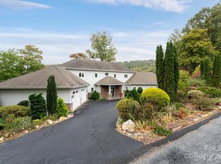 42 Country Club Rd, Mills River, NC 28759