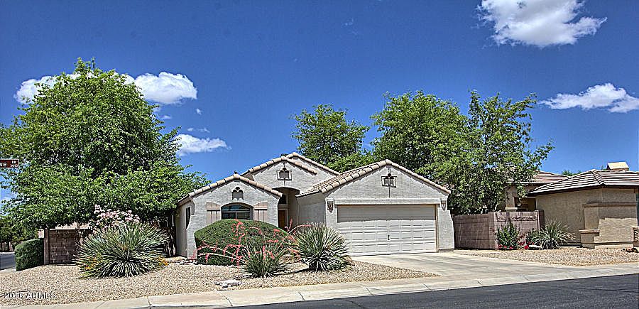 1st image of 3052 E Bellerive Dr