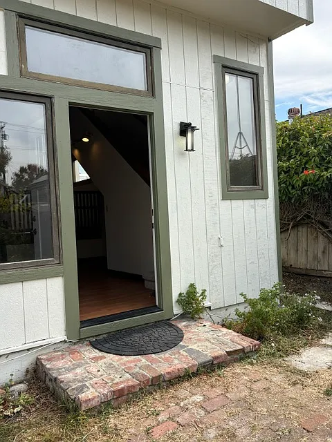 2 bed, 1200 sqft, $4,700 — Photo 2