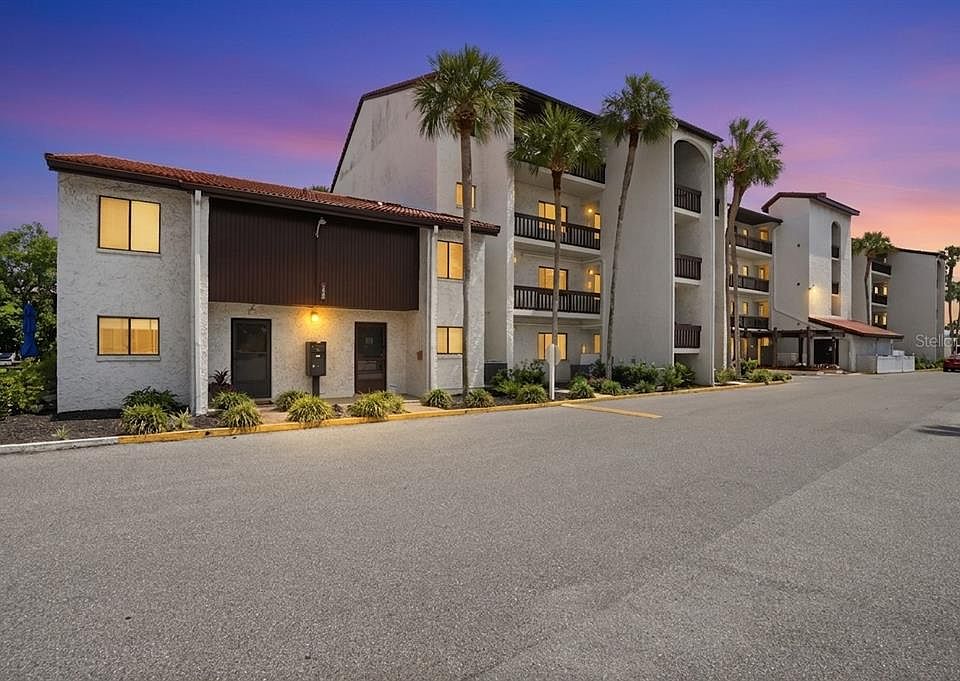 1st image of 1624 Stickney Point Rd APT 208