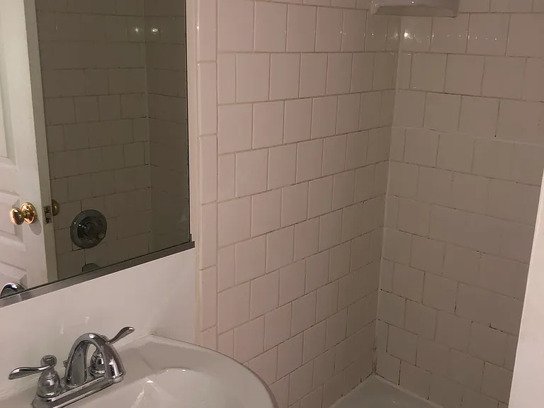 823 Bowe St #B — Photo 11
