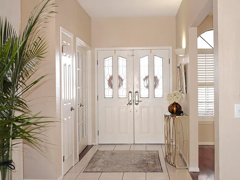 824 Via Descanso Ln — Photo 3