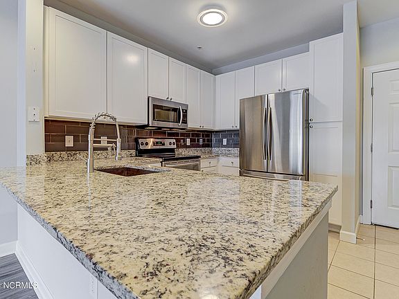 4th image of 2820 Bloomfield Lane Unit 207