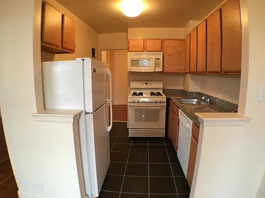 Rented by Kew Forest Realty Inc | media 12