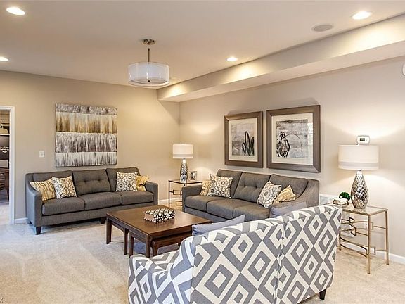 4th image of 2643 Fairview Dr