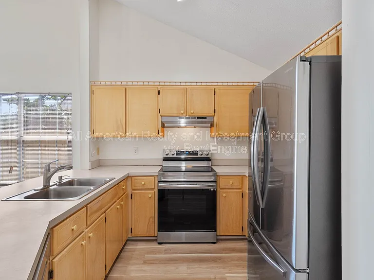 510 Woodland Park Cir — Photo 8