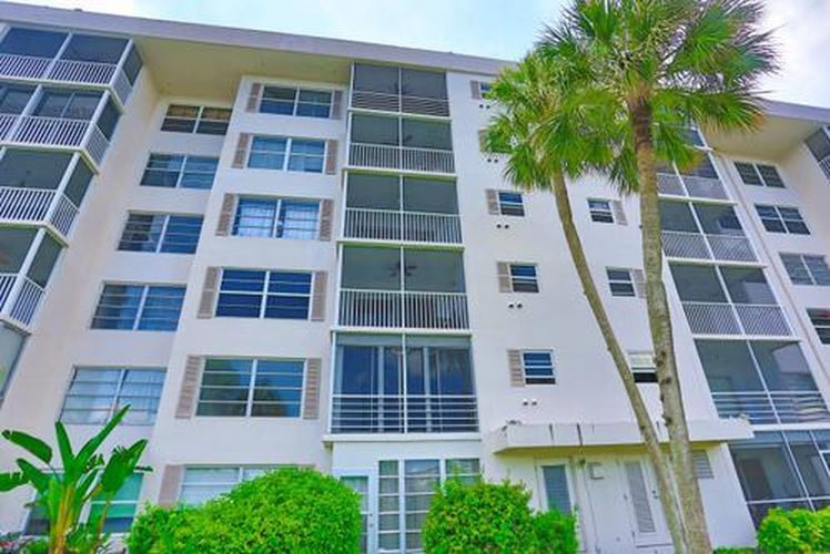 2801 N PALM AIRE Drive #405, photo 7