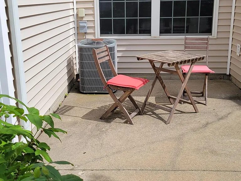 1003 NE Greenview Dr — Photo 10