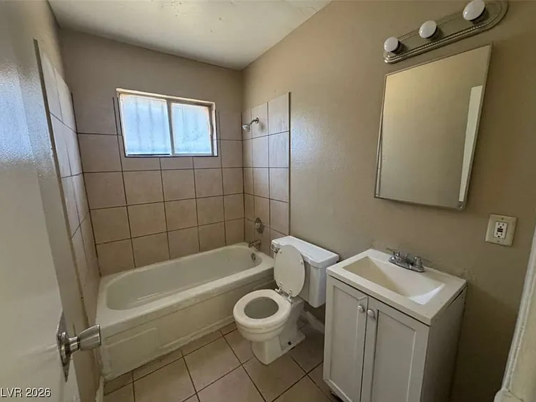 2605 Cedar Ave #4 — Photo 5