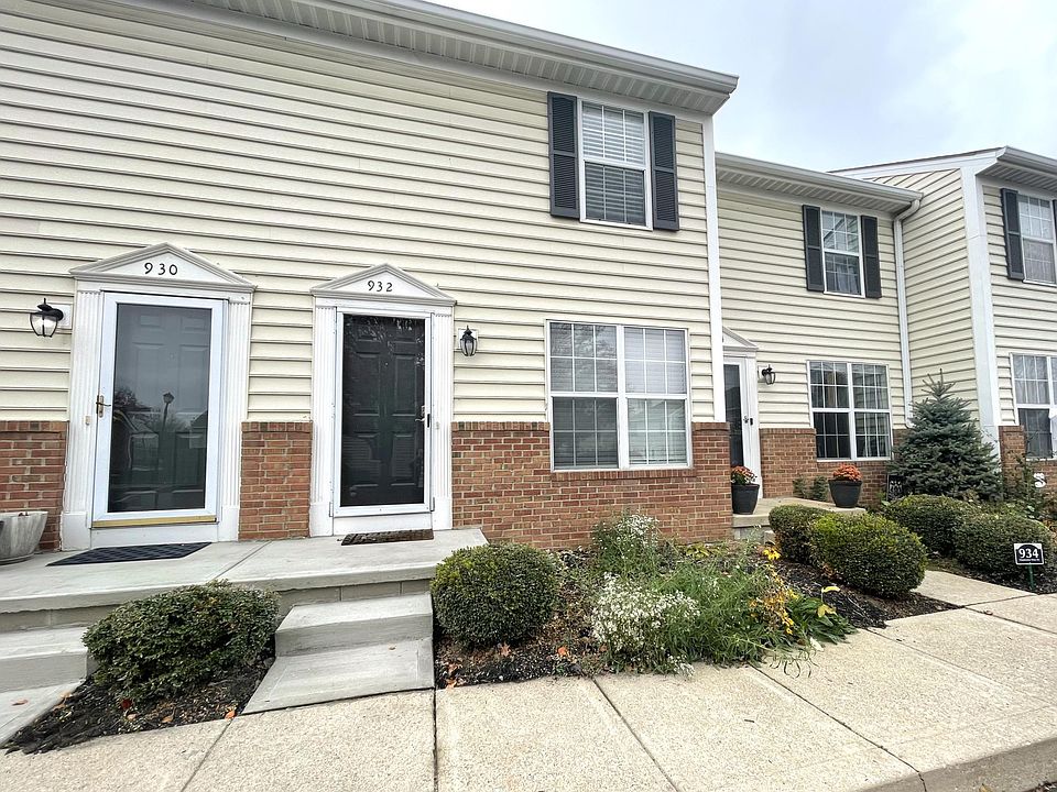1st image of 932 Charleston Way Ave