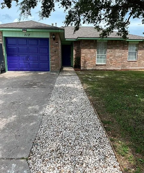 717 Dominga St — Photo 1