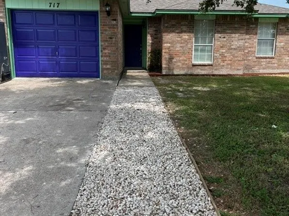 717 Dominga St, Sinton, TX 78387