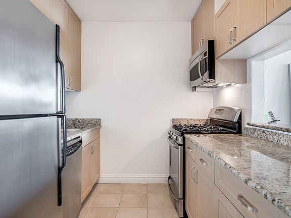 4th image of 235 W 48th St APT 30E