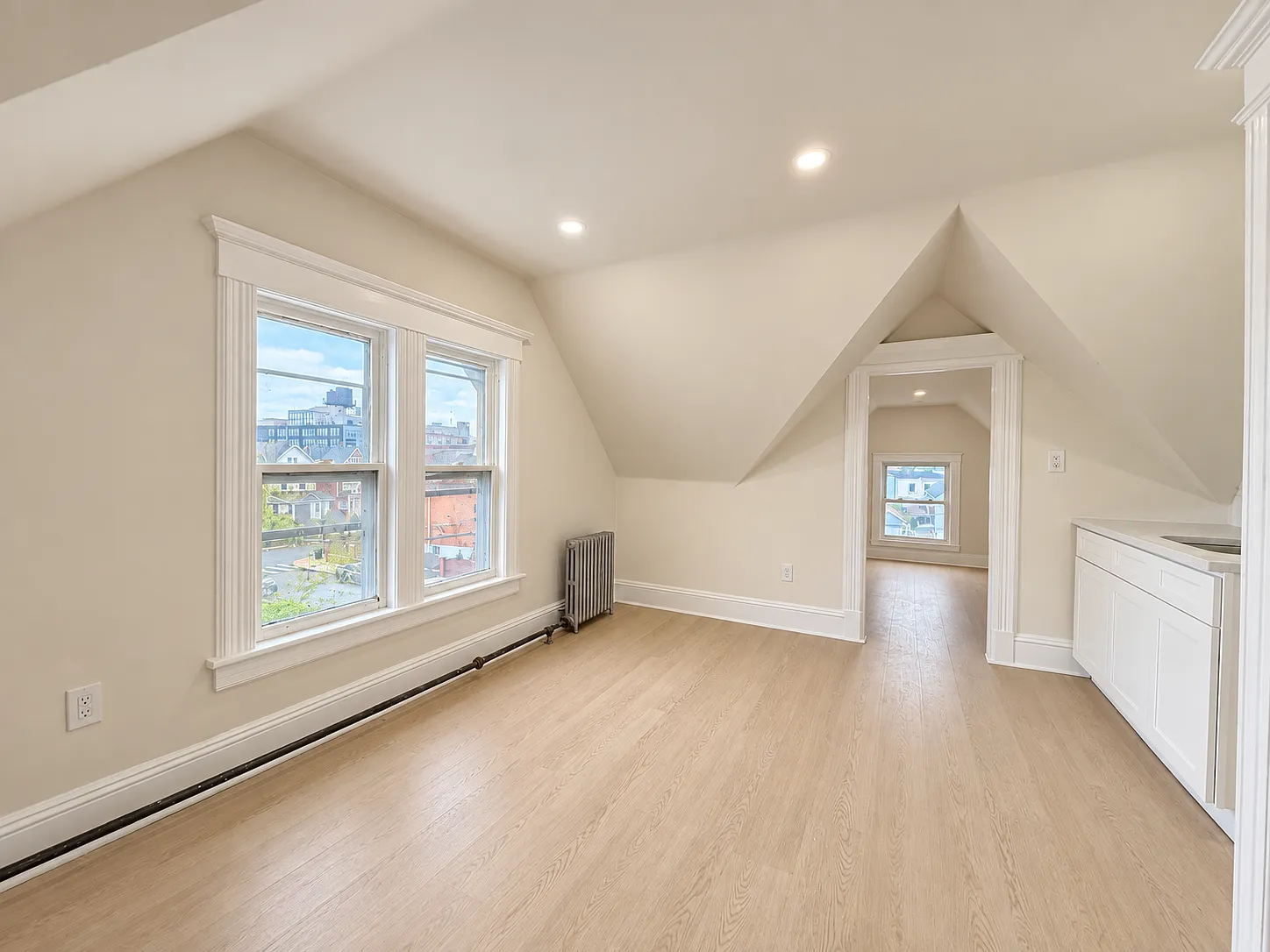 1 bed, 500 sqft, $2,400 — Photo 2