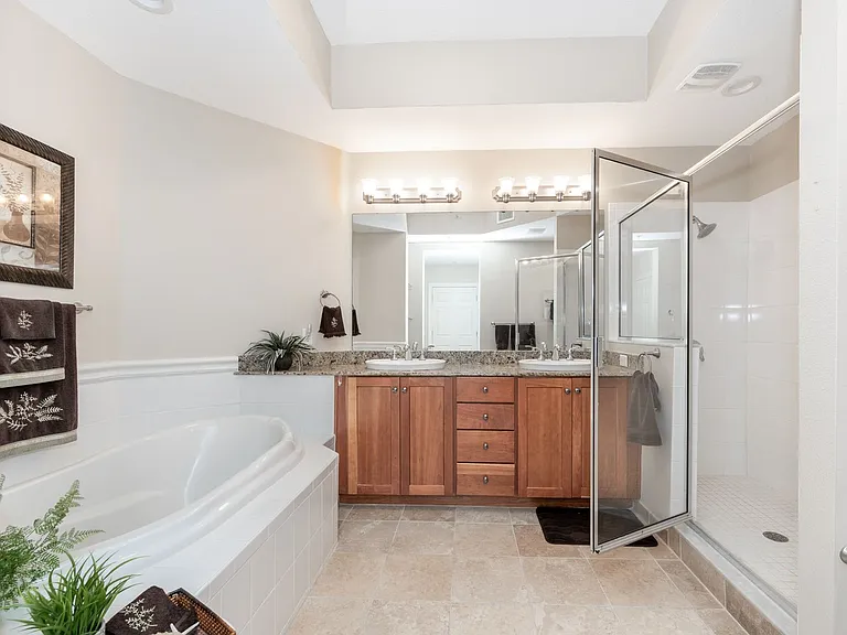 8581 Amberjack Cir #303 — Photo 37