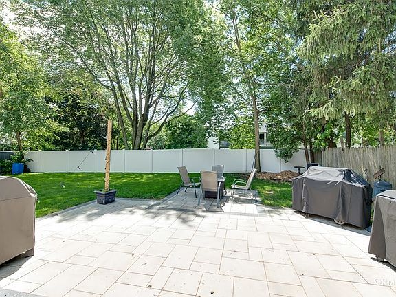 2nd image of 1581 Madison Ave