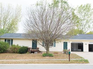 1525 North Dr, Ely, IA 52227