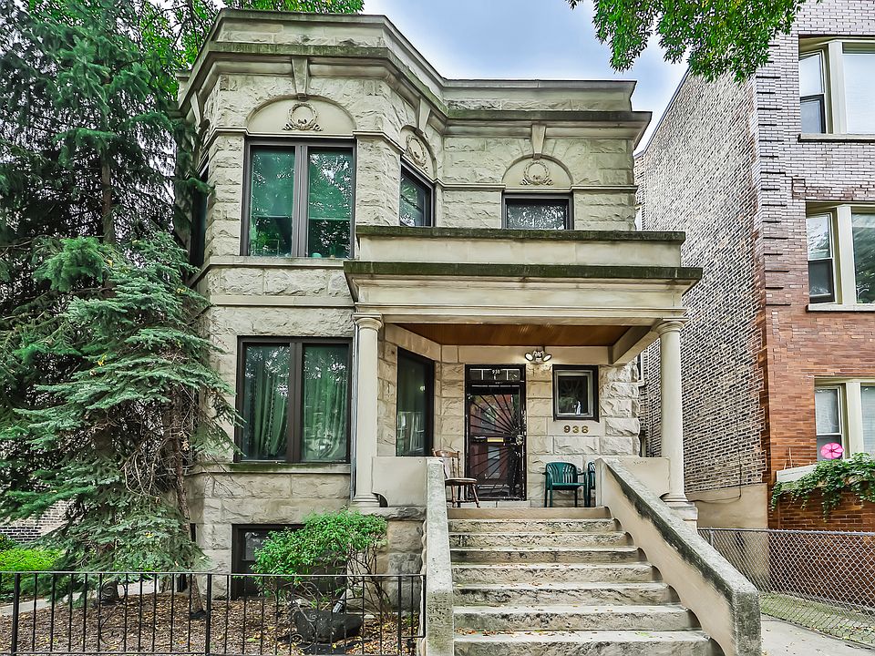 1st image of 938 N Hoyne Ave #2R