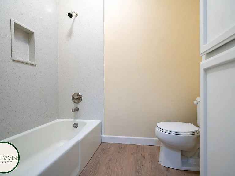 2705 Subec Ln — Photo 10