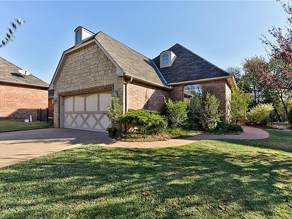 2nd image of 4616 Olde Village Cir