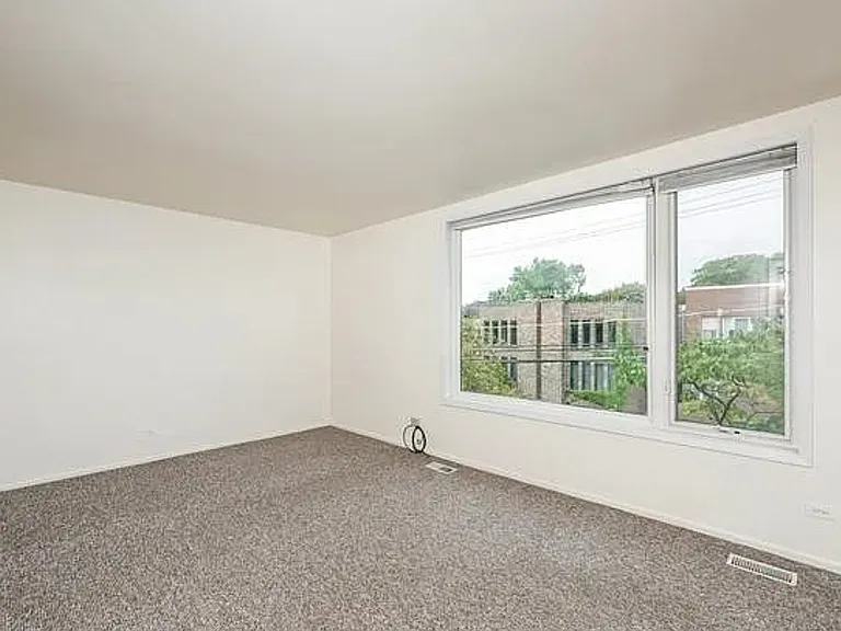 1912 N Mohawk St — Photo 13