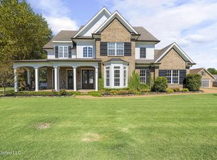 566 Shadow View Dr E, Hernando, MS 38632