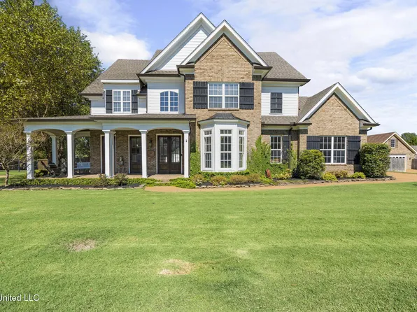 566 Shadow View Dr E, Hernando, MS 38632