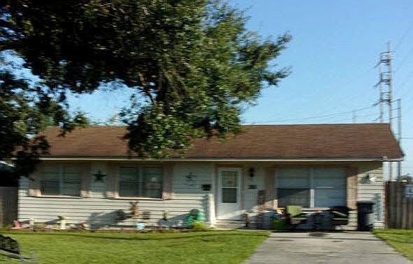1st image of 261 Cherry Laurel Ln