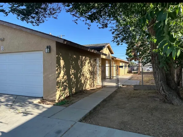 16585 Pine St, Hesperia, CA 92345