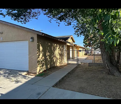 16585 Pine St Photo 1