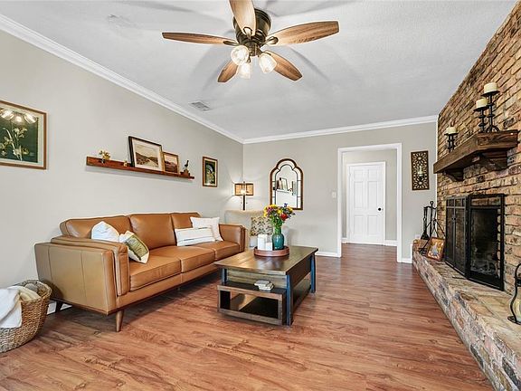 5th image of 5024 Gramont Ave