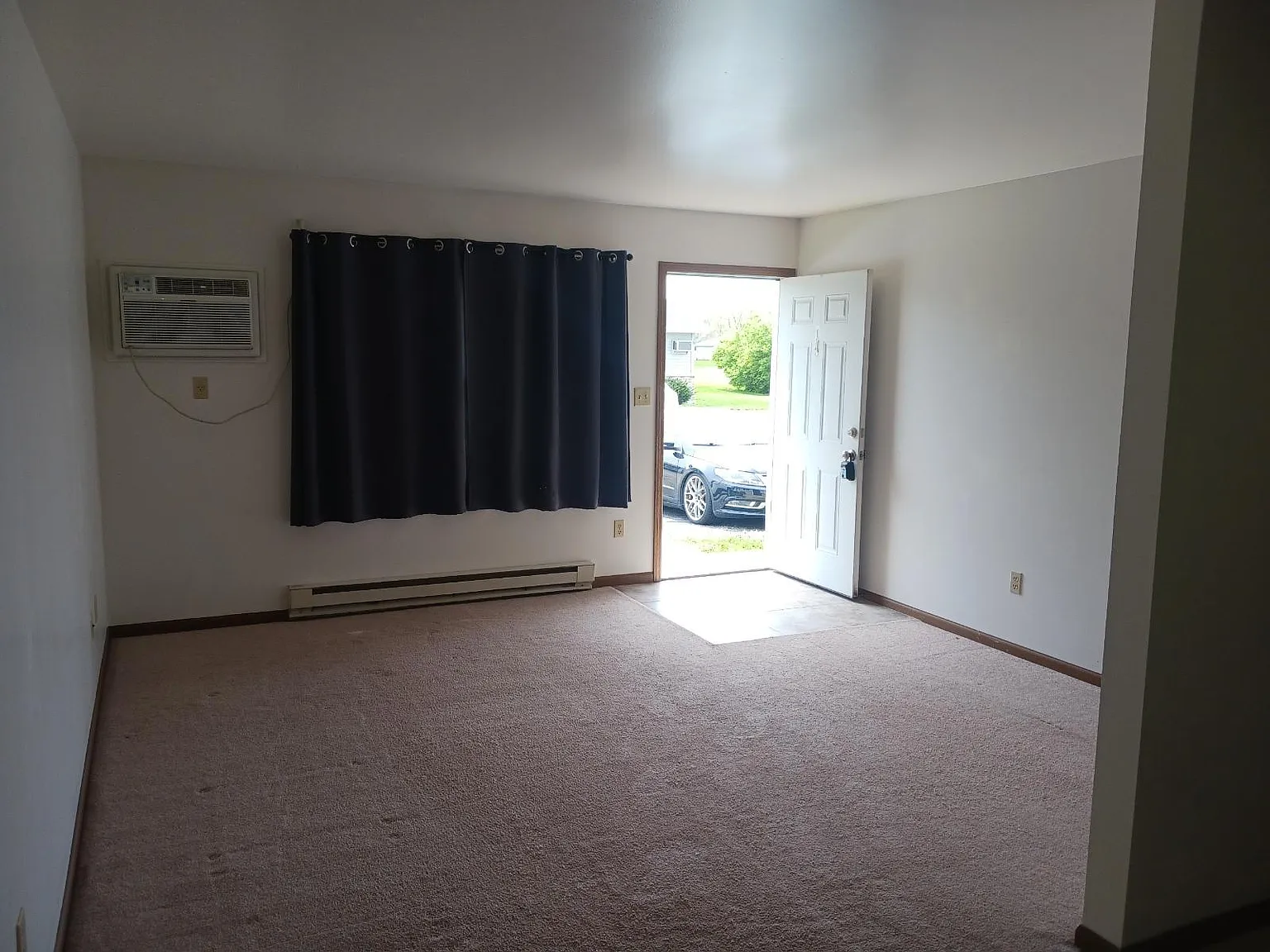 1 bed, 600 sqft, $1,200 — Photo 3