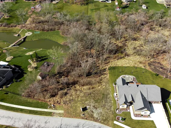 8892 Calumet Ave, Saint John, IN 46373