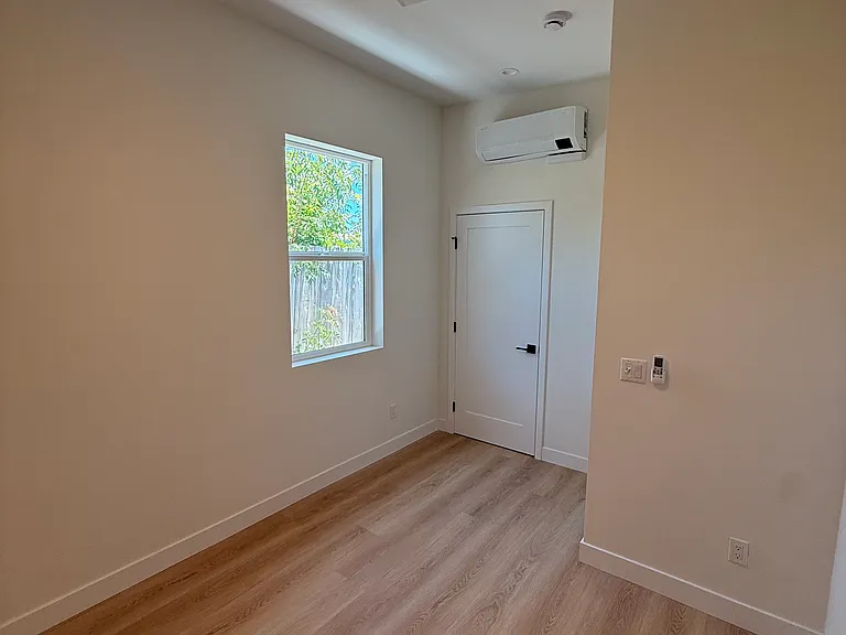 1160 Erica St #2 — Photo 20