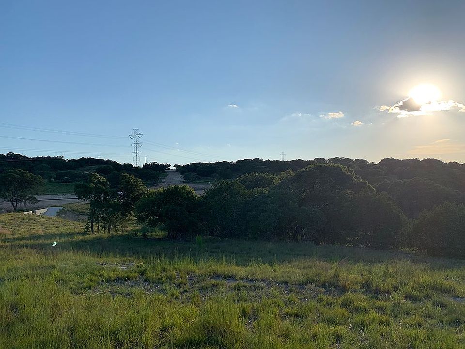 1st image of 833 Canyon Crst