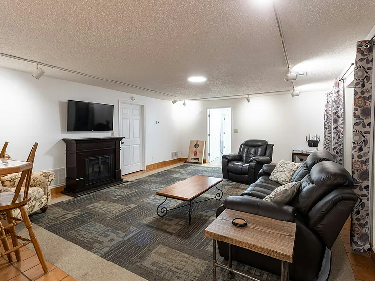 68 Klamm Park Ln — Photo 9