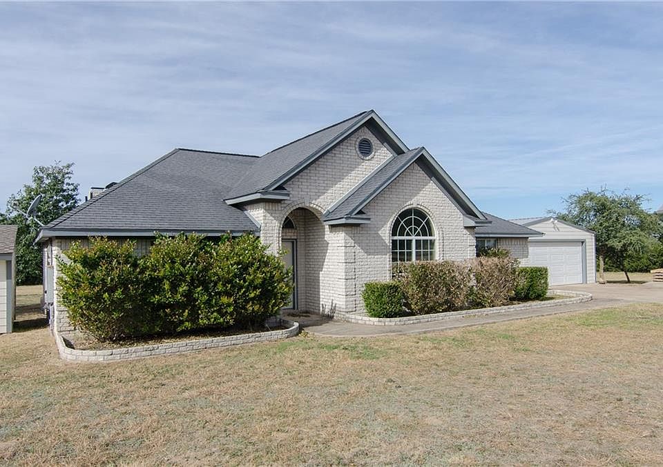 1st image of 405 Carol Ann Dr