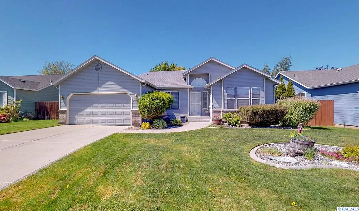 2302 S Arthur Loop photo 1