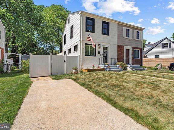 2nd image of 2204 Dartmouth Dr