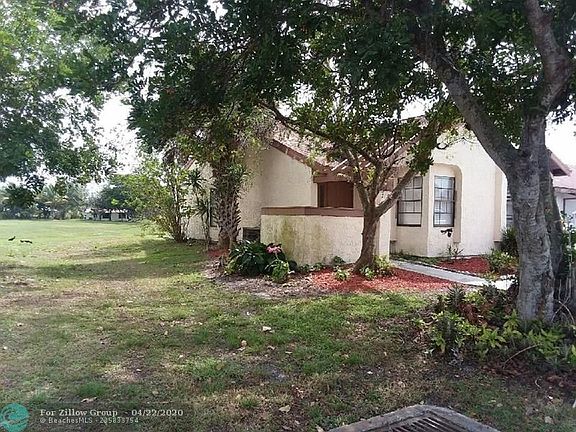 2nd image of 249 SW Sterret Cir