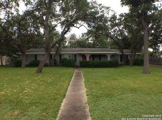 370 Donella Dr, Hollywood Park, TX 78232
