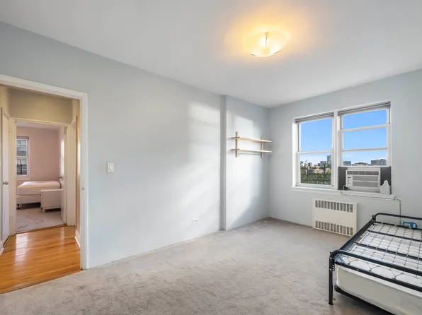 3750 Hudson Manor Terrace image 16 of 27