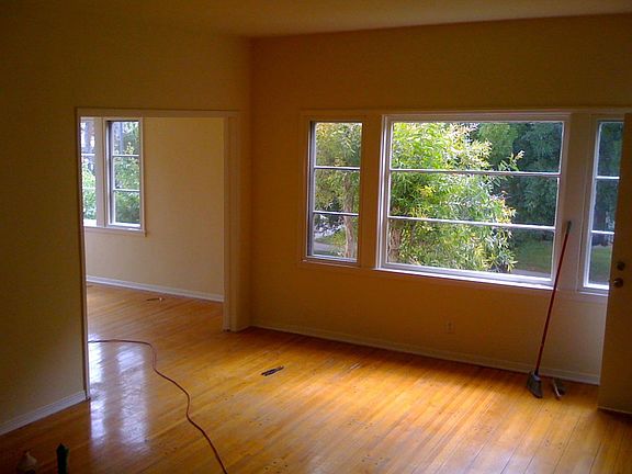 4th image of 1211 S La Jolla Ave